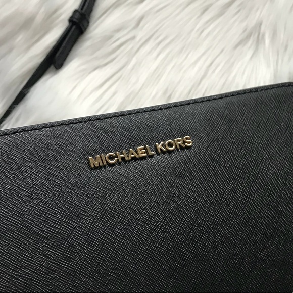 Michael Kors Jet Set Large Black Crossbody Bag - Picture 4 of 8